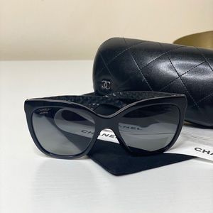 BLACK Polarized CHANEL SUNGLASSES 💫